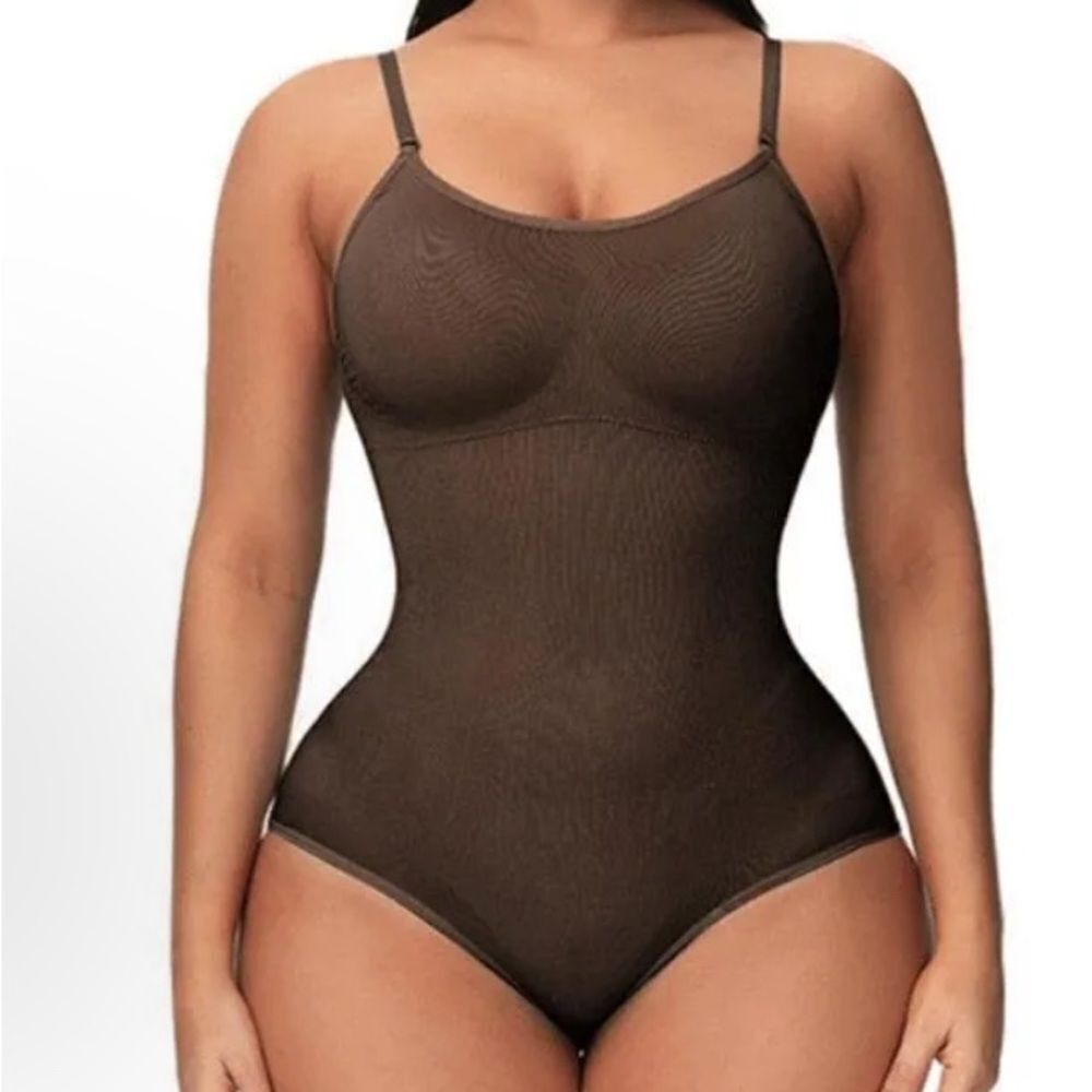CURVES ENHANCING SHAPE GLIDE BODYSUIT